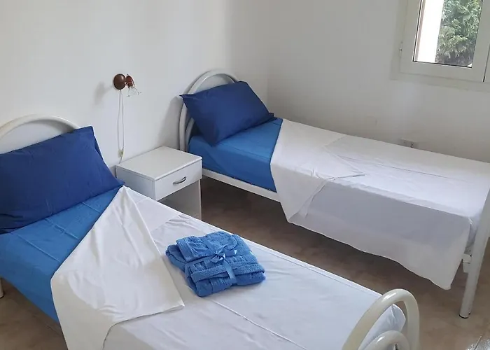 Piscina 24 Posti Letto Vakantiehuis *