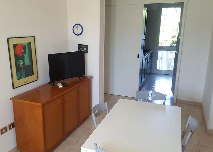 Piscina 24 Posti Letto Vakantiehuis *